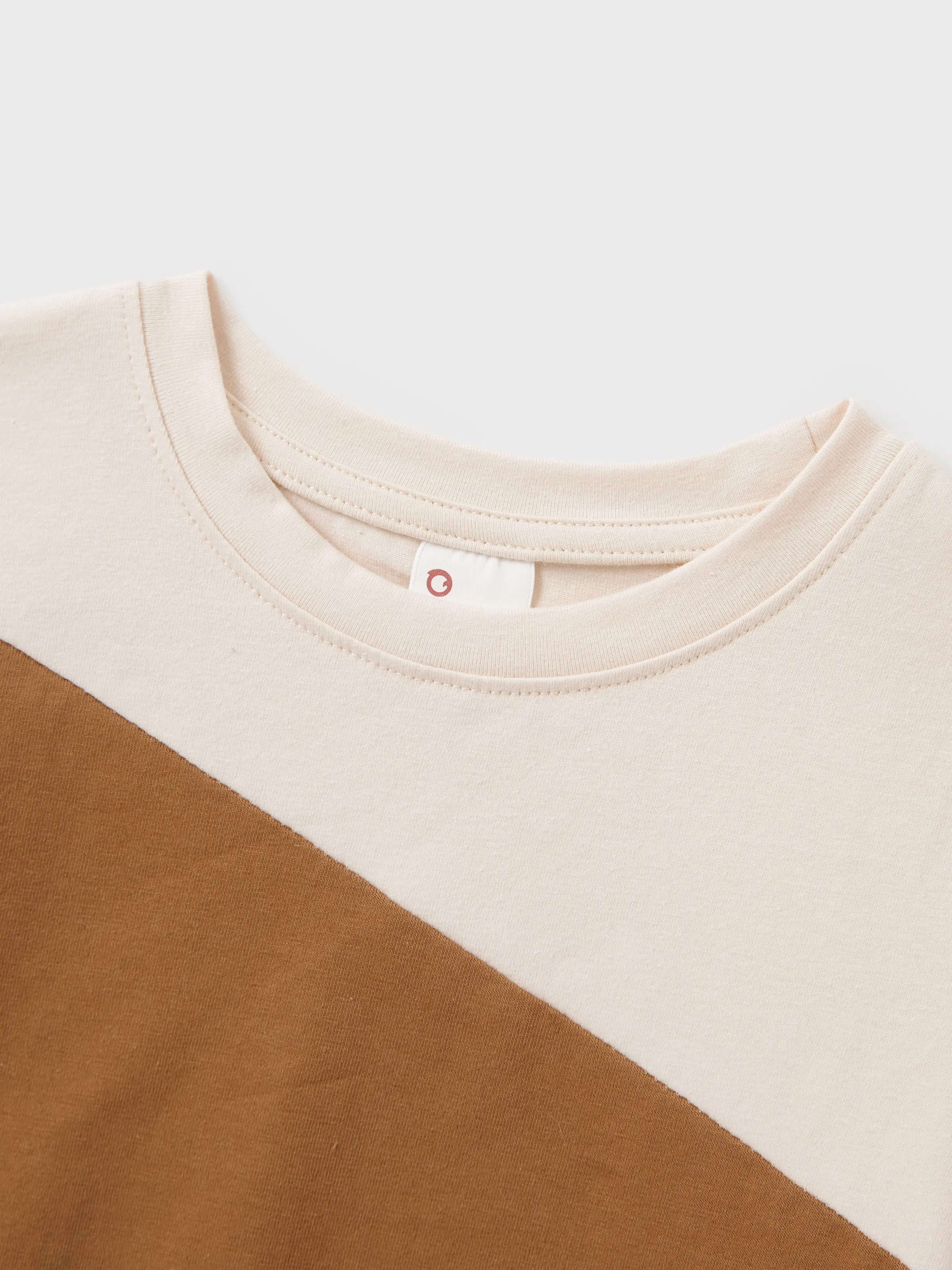 Family Matching Colorblock Cotton Tee or Flora Print Strap Body-con Dress or Mesh Splicing Dress Khaki - Image 20