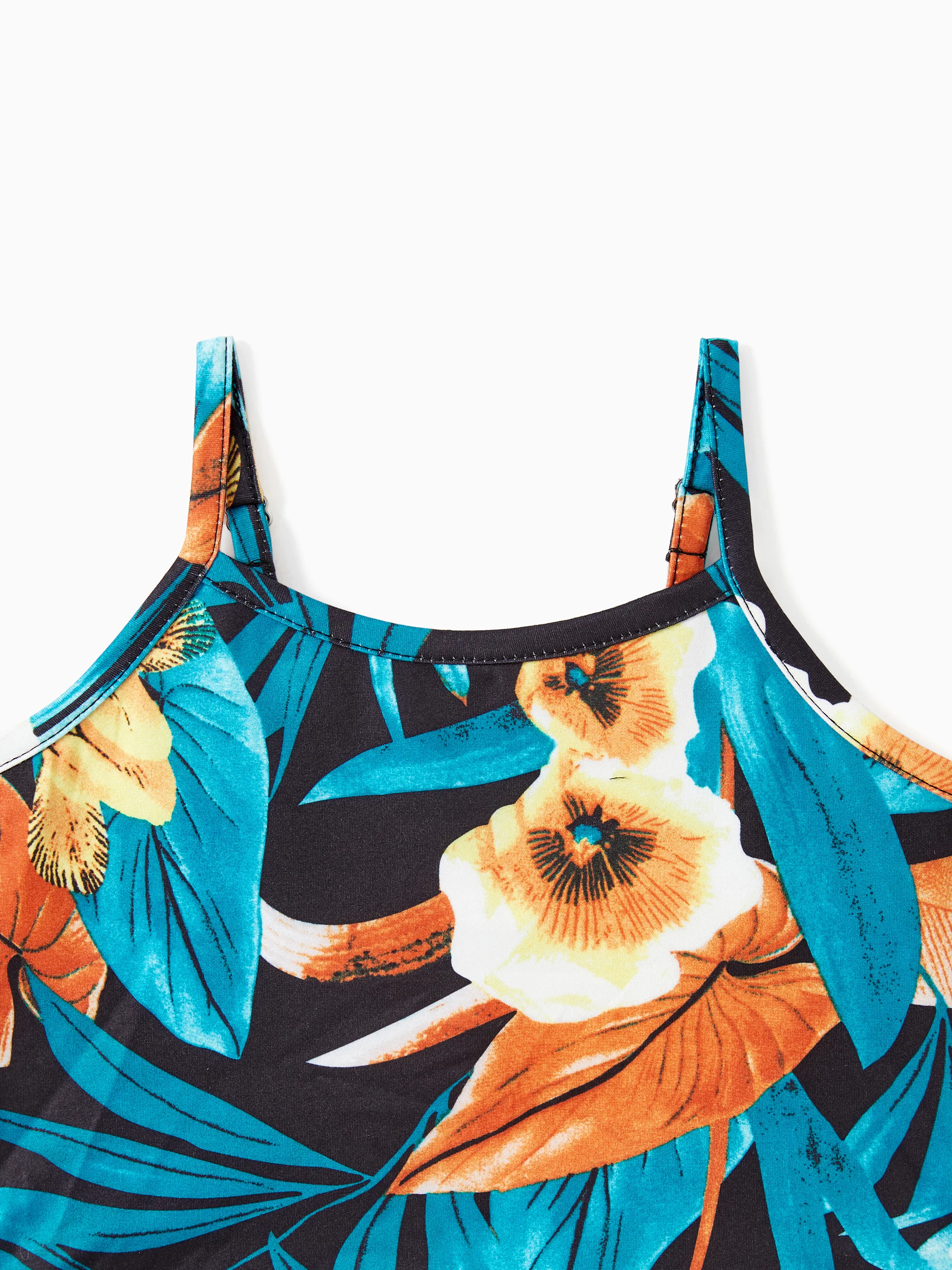 Family Matching Floral Panel T-shirt and Floral Ruched Drawstring Side Strap Dress Sets Black - Image 10