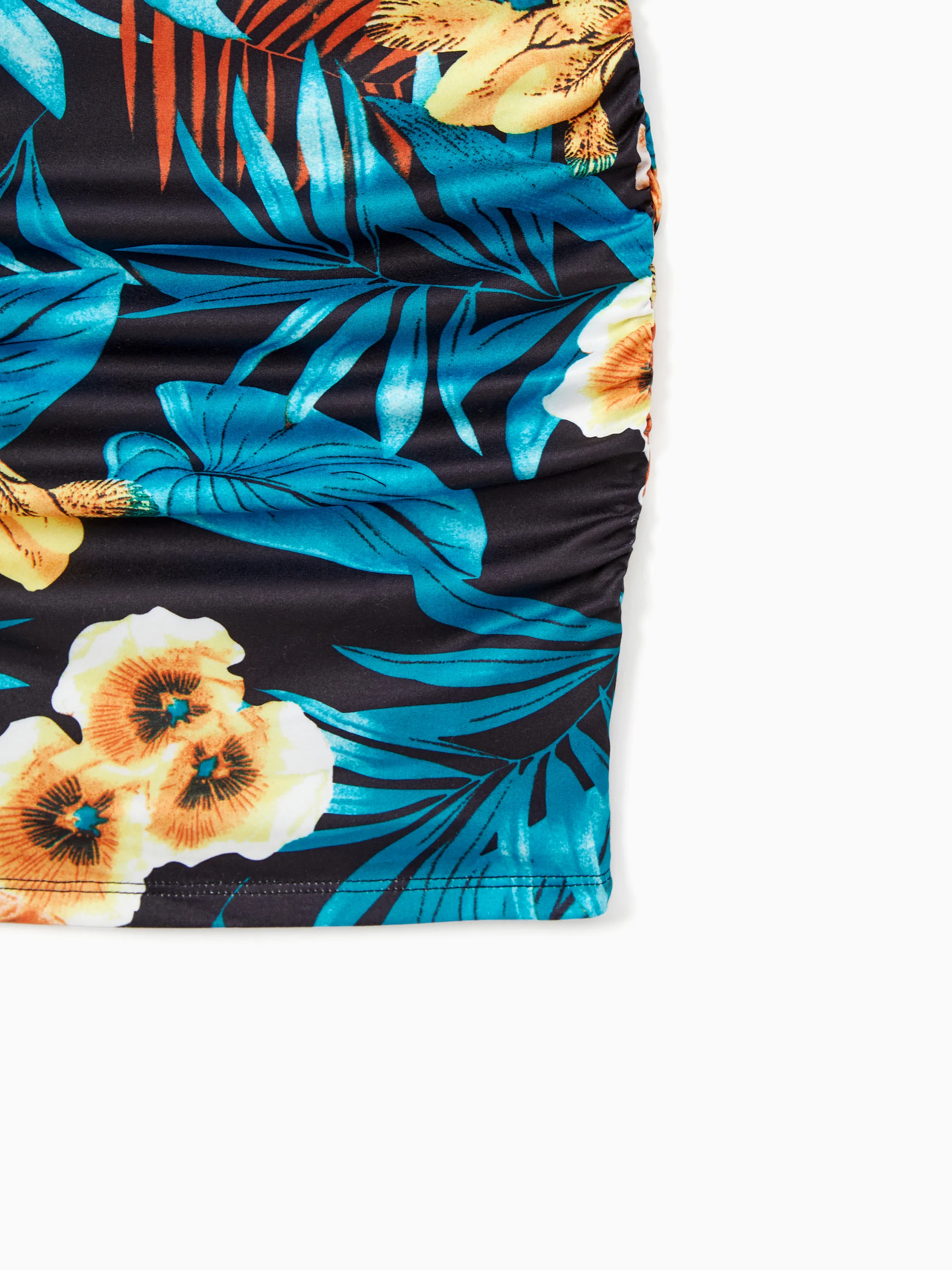 Family Matching Floral Panel T-shirt and Floral Ruched Drawstring Side Strap Dress Sets Black - Image 12