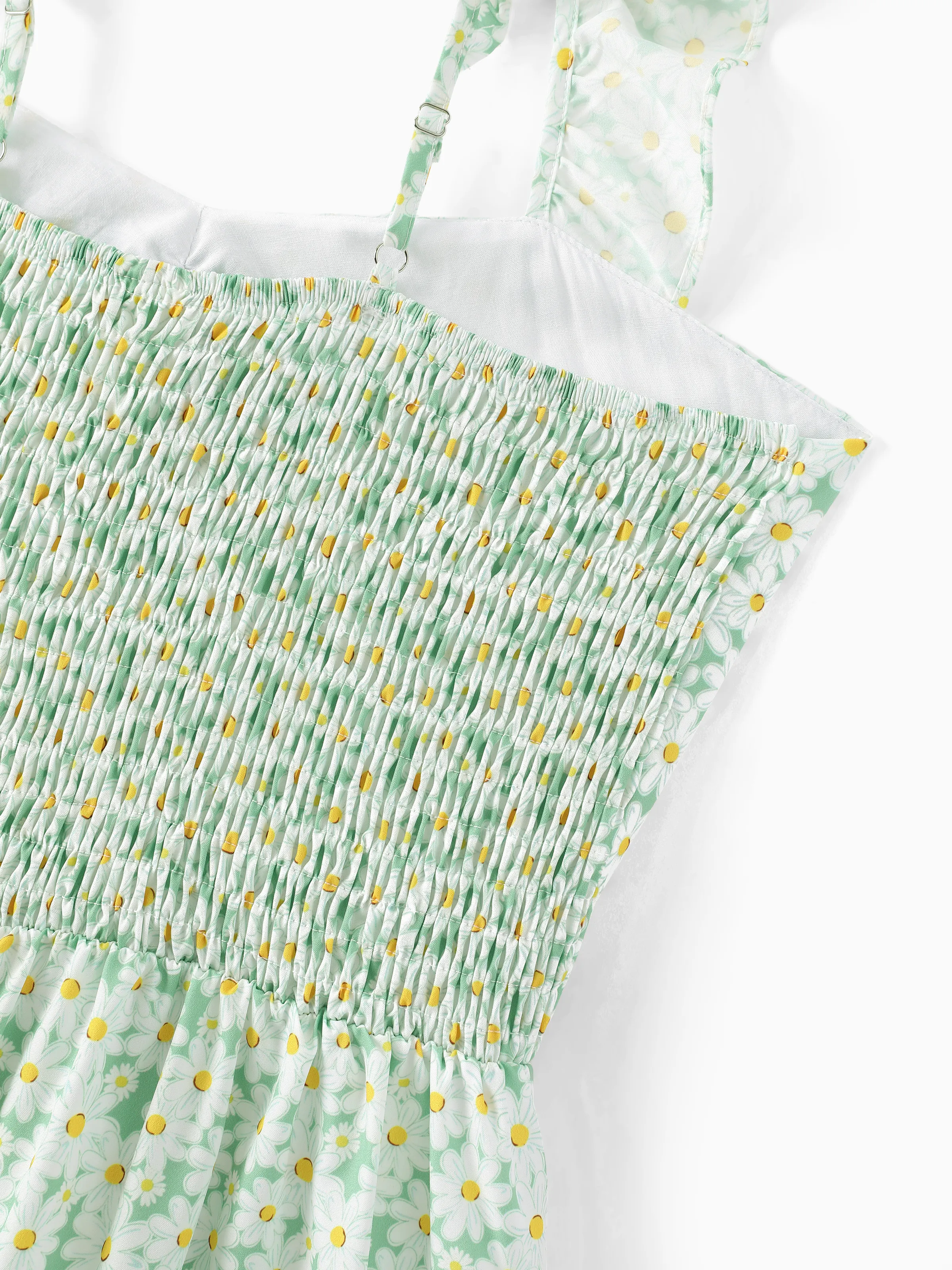 Mommy and Me Floral Dress with Flutter Sleeves Light Green Daisy Print Pale Green - Image 5